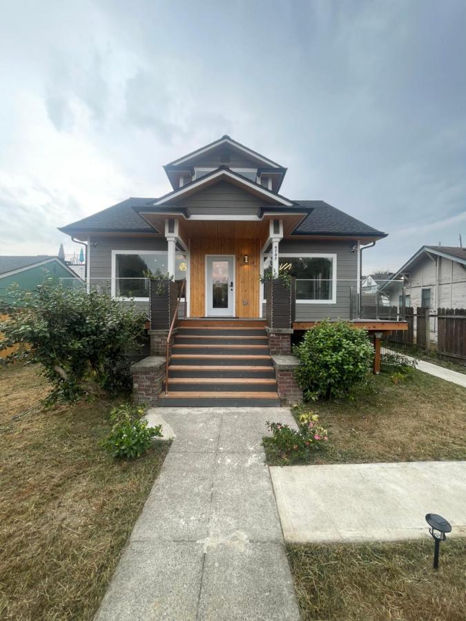 Green Lake 1St Line Home A With Central Air Conditioners Сиатъл Екстериор снимка