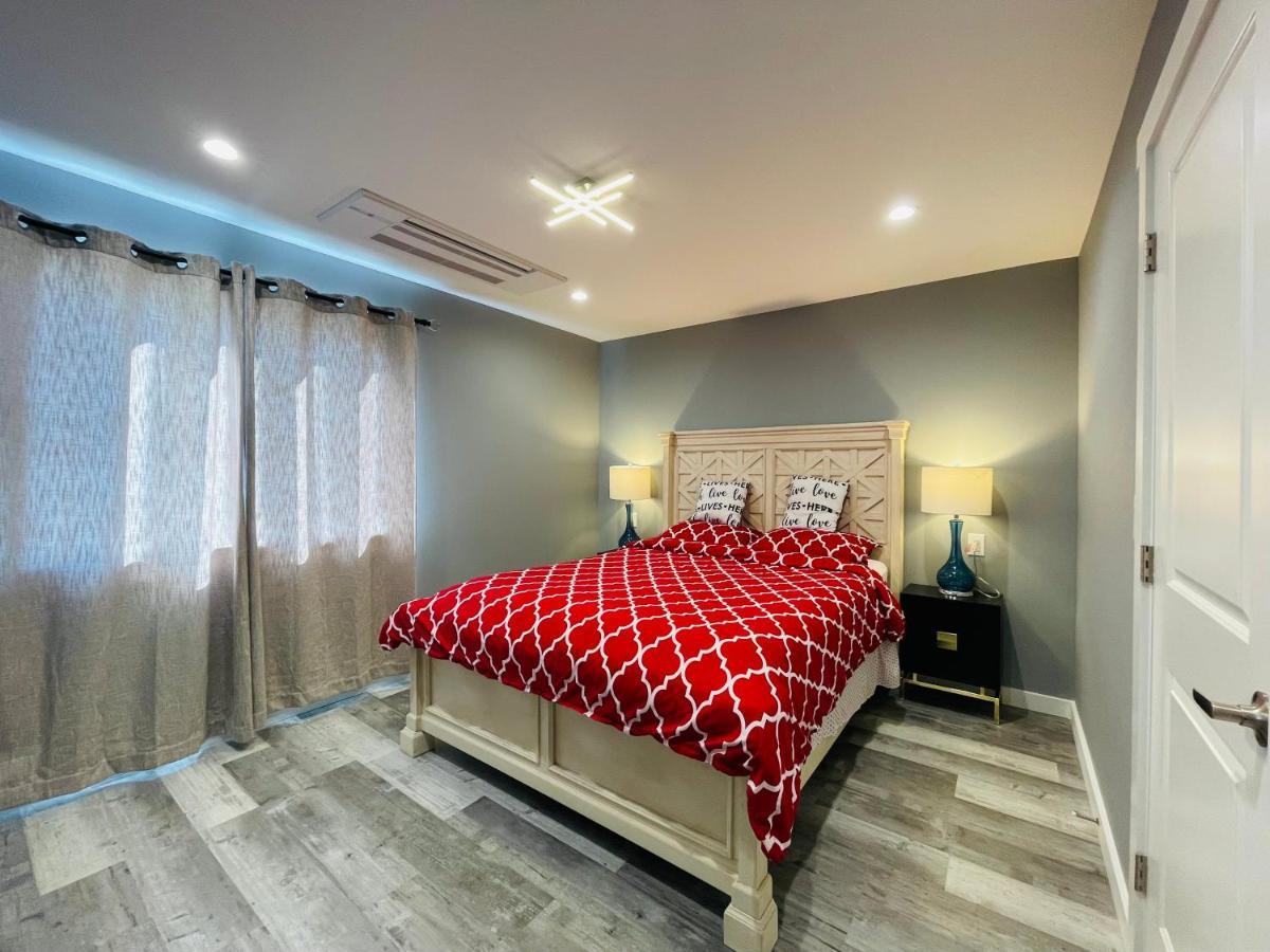 Green Lake 1St Line Home A With Central Air Conditioners Сиатъл Екстериор снимка